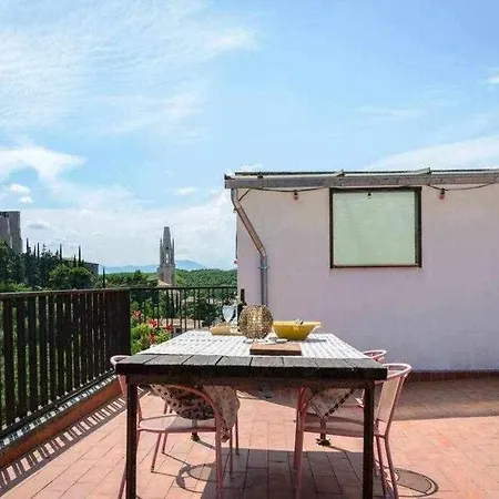 Daire Sleep And Terrace Loft In Sant Daniel